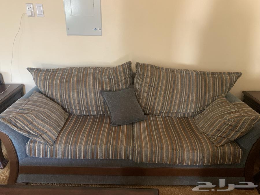 Various sofas for sale to the highest bidder in Yanbu Al Sinaiyah64429883235331110