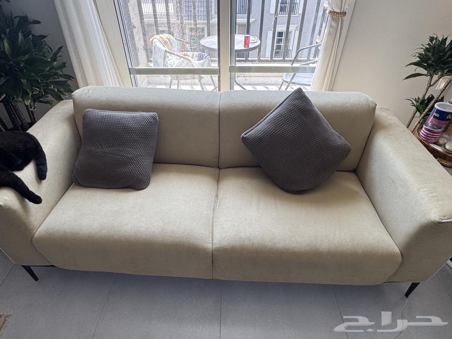 كنب مستخدم ونظيف للبيع64428550079361110