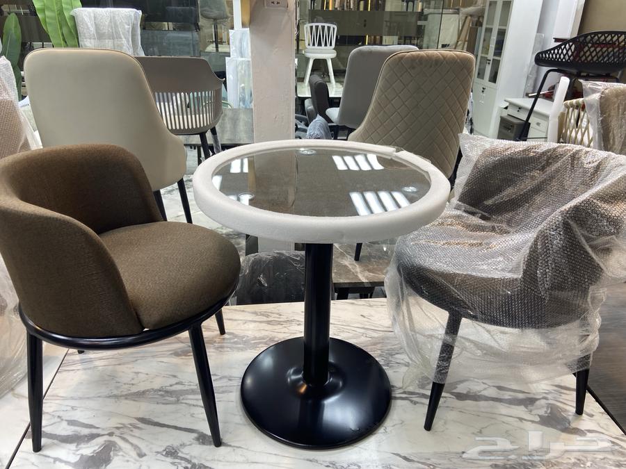 2 كراسي مع طاولة64432060642179110