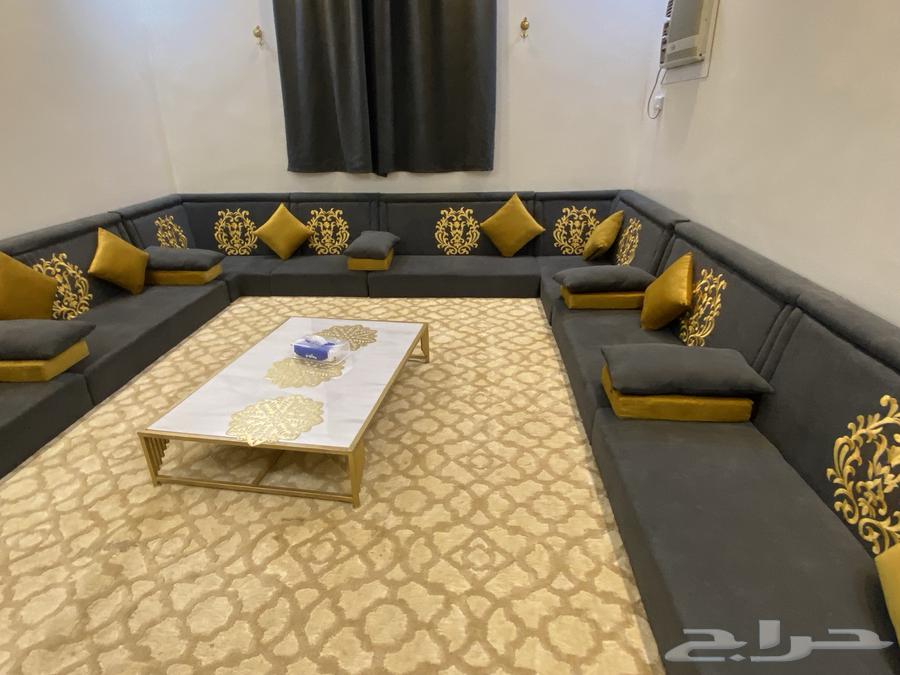 مجلس عربي وستارة وطاولتين زوايا على شكل مراية64427502788481110