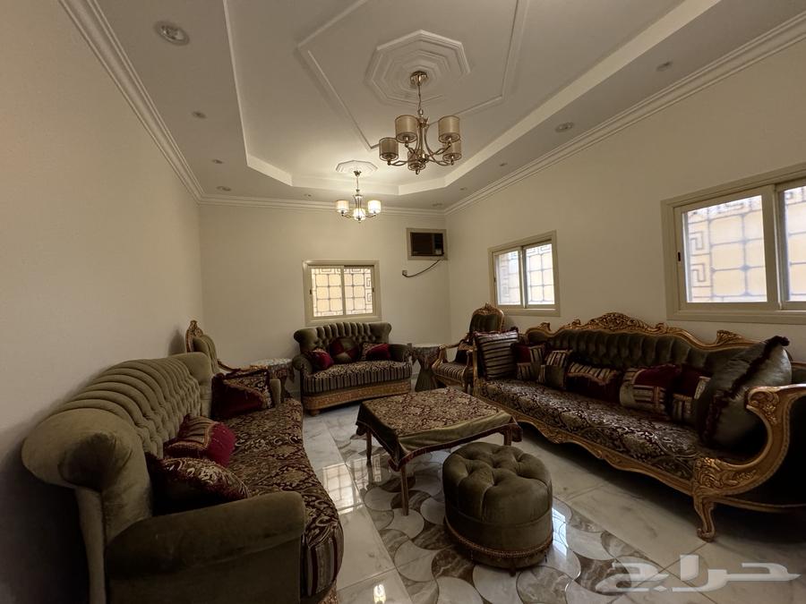 كنب طقمين للبيع64431264917506110