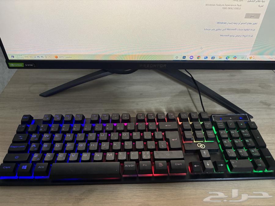 Desktop computer suitable for gaming and design64429303699714113