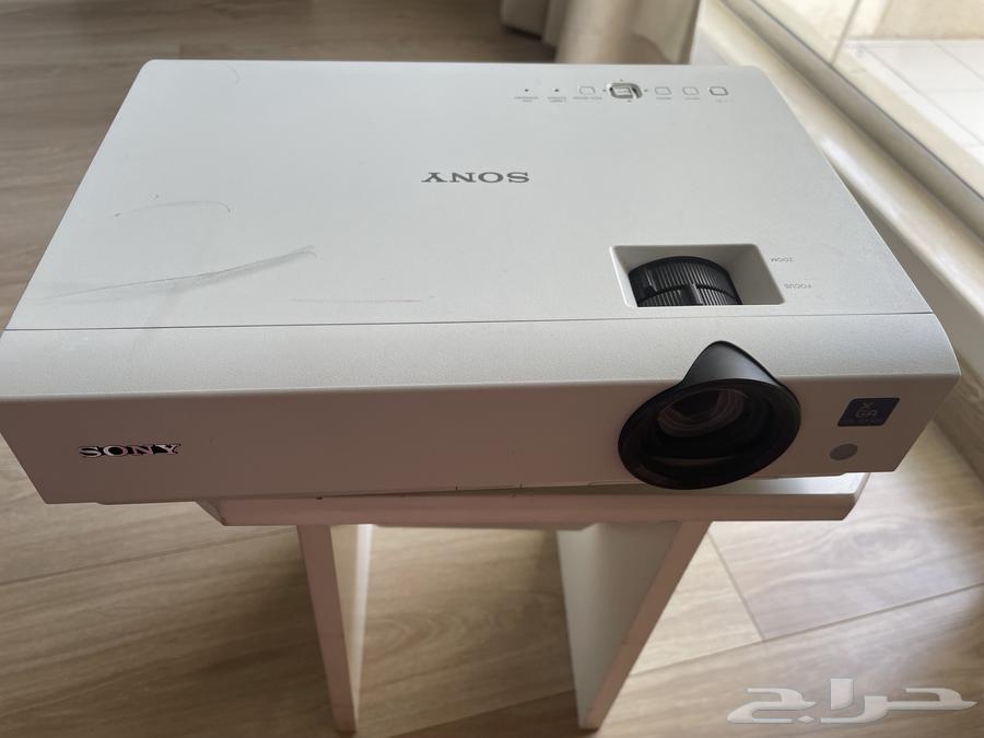 Sony projector with its speakers64429802602498110