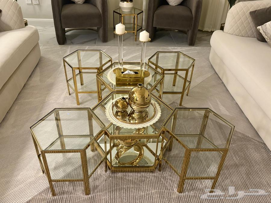 للبيع  طاولات مودرن ذهبية مع زجاج64428403370626110