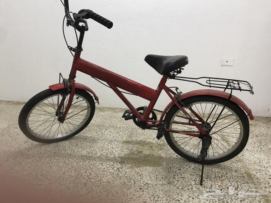 Red bike, the bike is good but the chain is broken64428160630529111