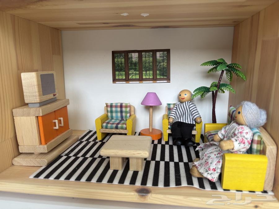 بيت دمى مع الدمى لرياض الاطفال والصفوف الدنيا64430070779778113