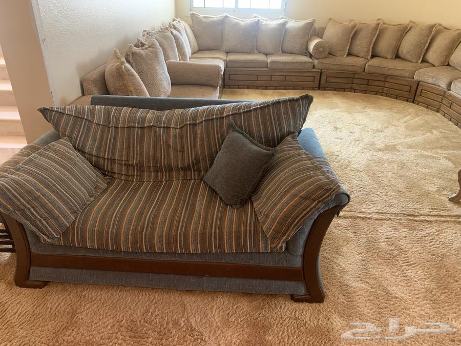 Various sofas for sale to the highest bidder in Yanbu Al Sinaiyah64429883235331112
