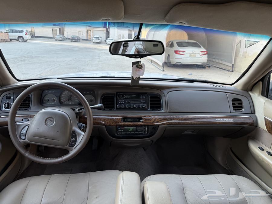 للبيع فورد جراند ماركيز 1999 م نظيف مع لوحة مميزه64590692153857113