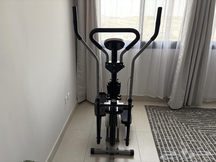 آلة رياضية الاوبتكال هلثكير  E8001-5T64430927488771110