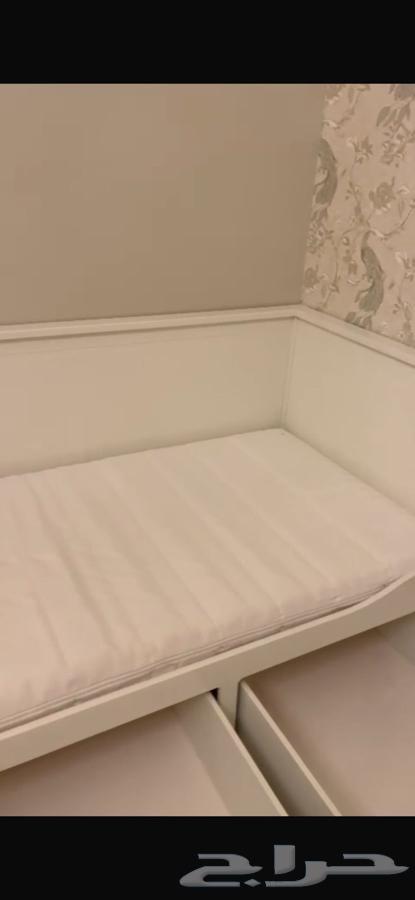 سرير ومرتبة من ايكيا64433498907778112