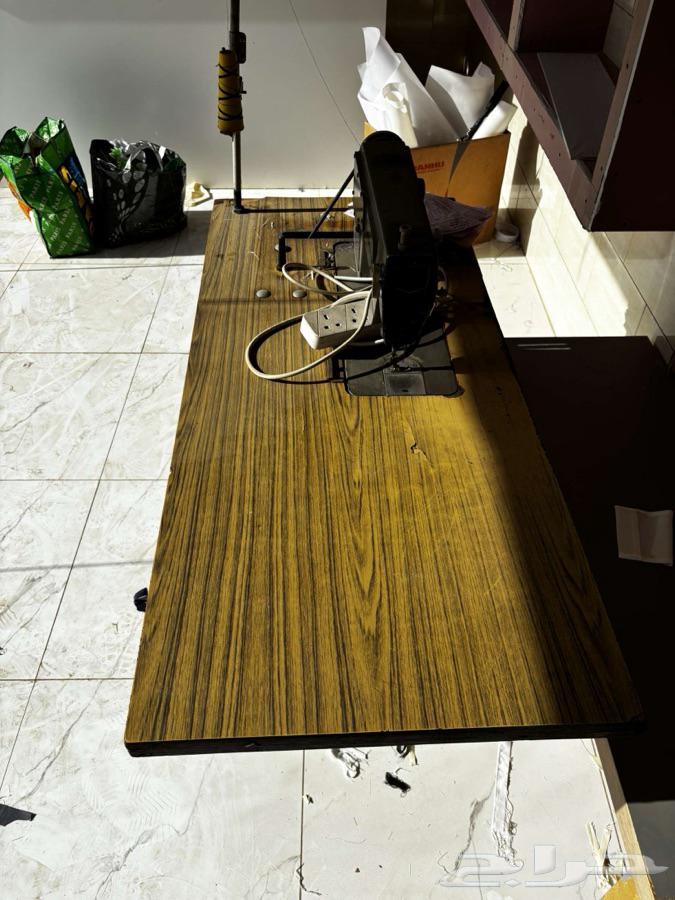 ماكينه خياط نوعين نظيفه للبيع64430684286211114