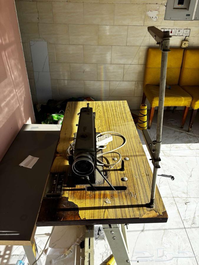 ماكينه خياط نوعين نظيفه للبيع64430684286211111