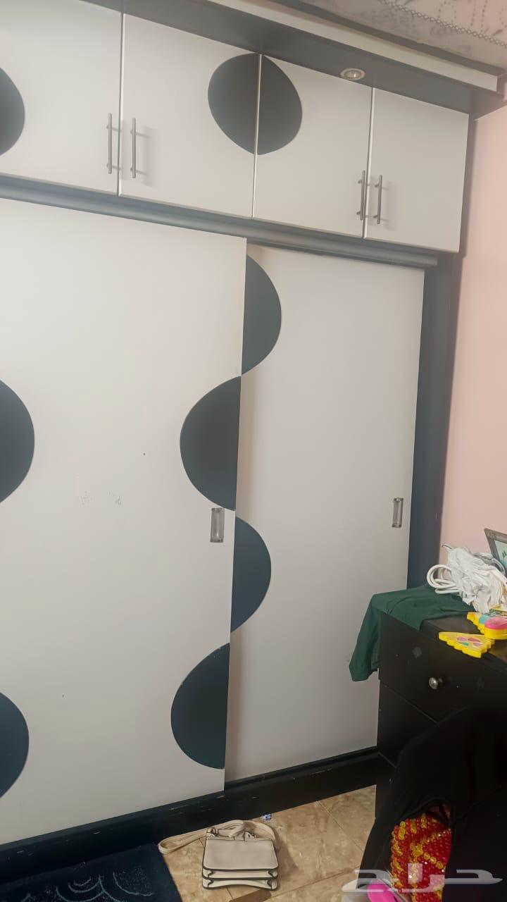 دولاب لايوجد به اي عيب والبيع بسبب النقل64426281539331113