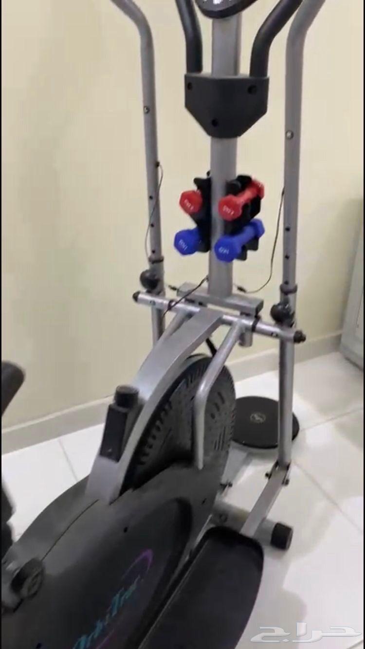 جهاز رياضي سير مع اربع اوزان حبتين كيلو وحبتين نص كيلو64430097679105111