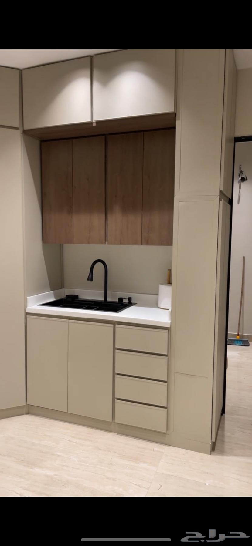 مطبخ للبيع بدون الاجهزه64428013106561112