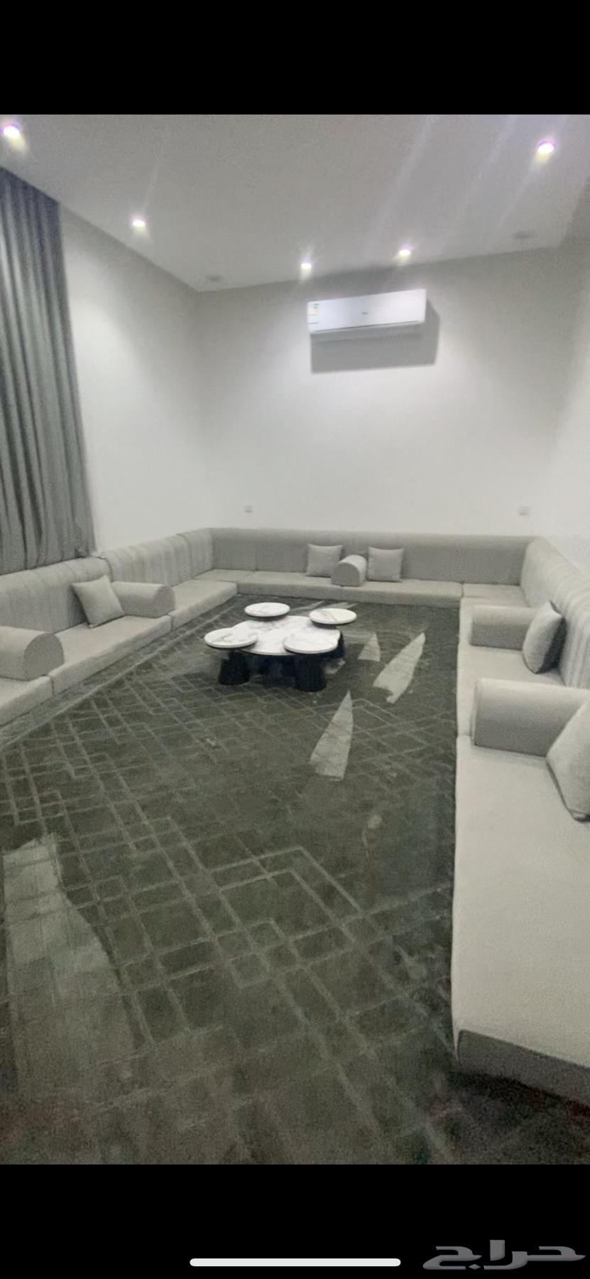 Four meters and eighty centimeters by three meters and eighty centimeters64426928619907111