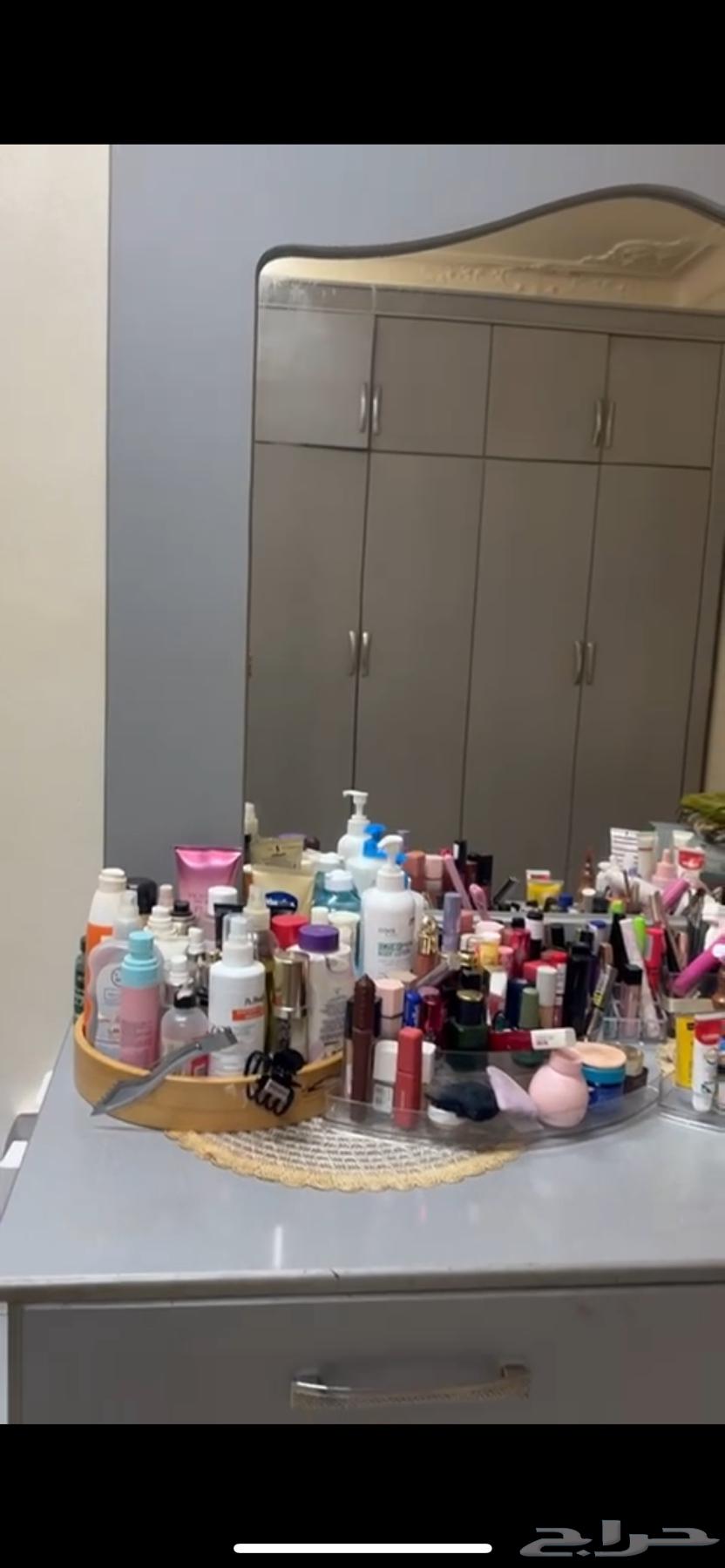 Commode with a five-drawer connected cabinet64427852012675113