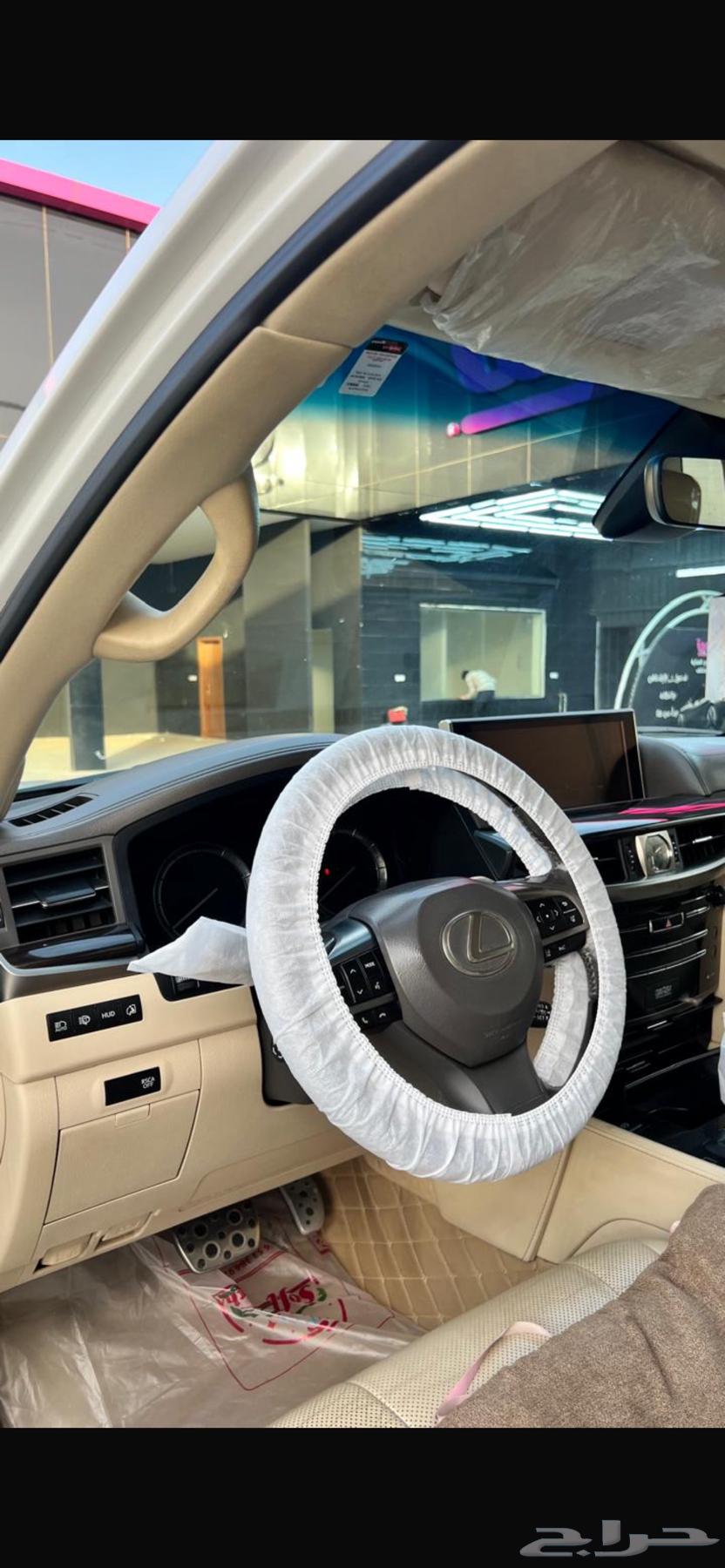 جيب لكزس 201664592117833987111