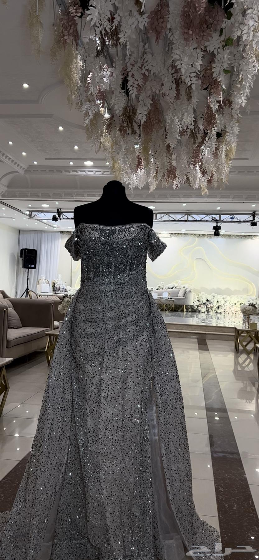 فستان مقاس ميديم لبس مره واحده للبيع 1000 قابل للتفاوض64426995667971110