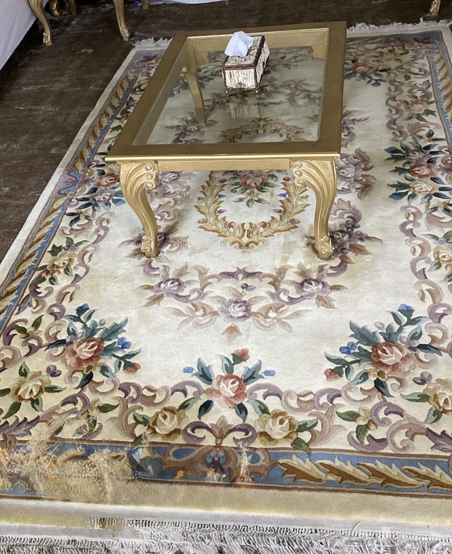 Elegant and luxurious carpet made of natural wool with a classic design64426860920579110