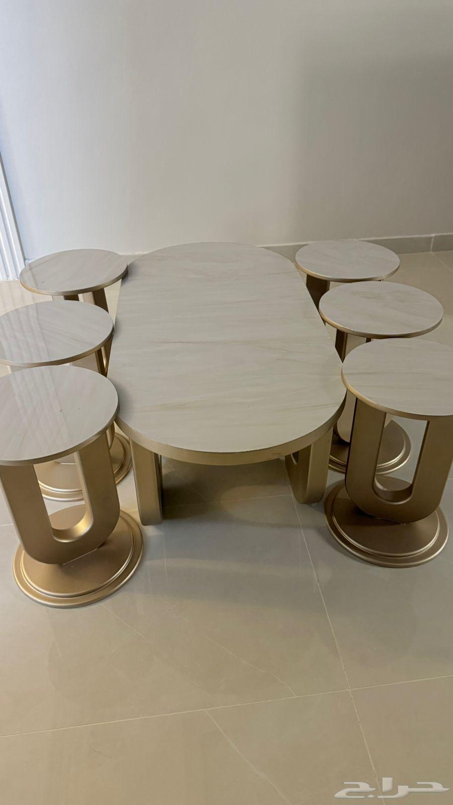 New tables in Al Taif64432673602690110