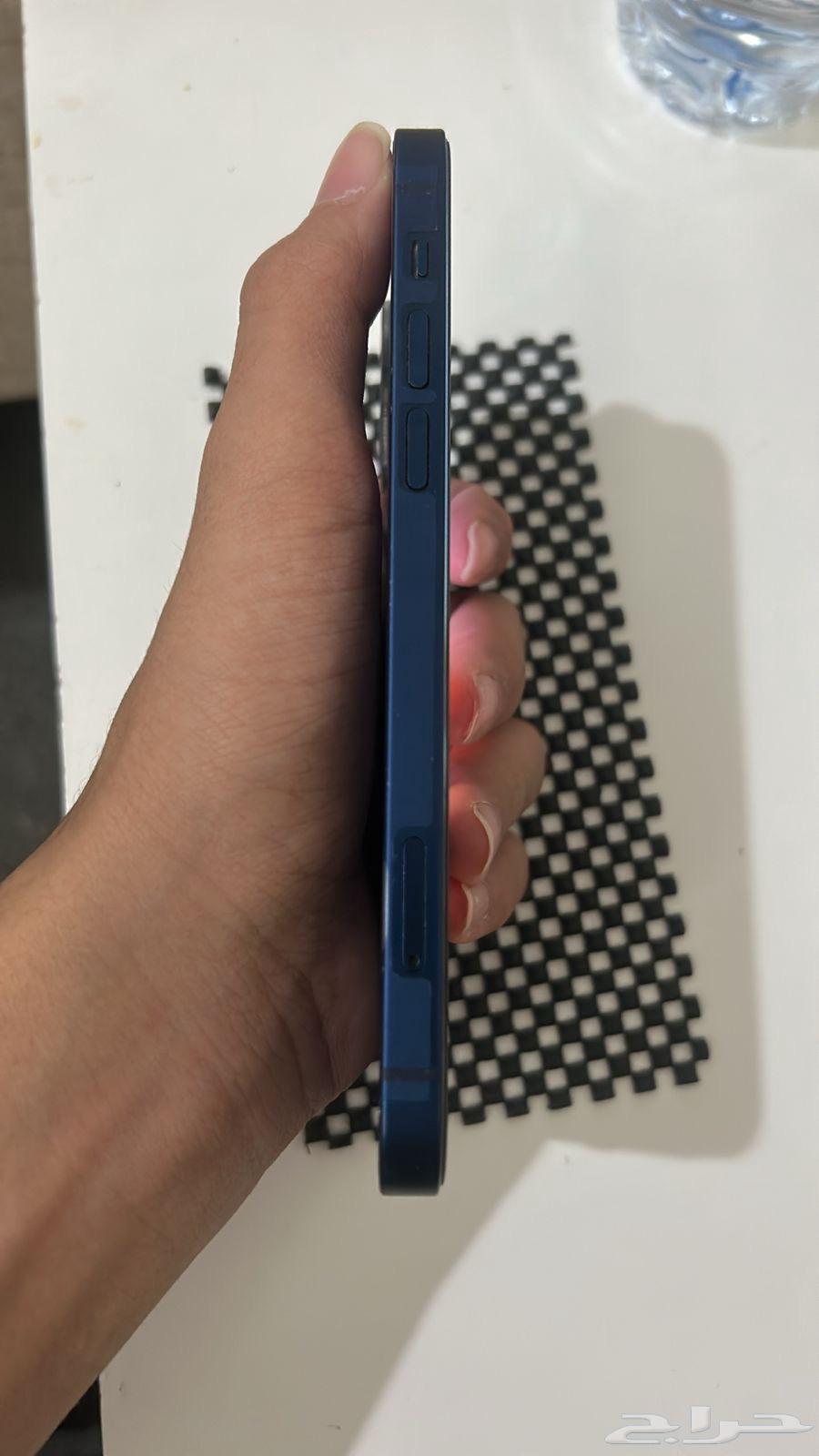 iPhone 1264427690784899112