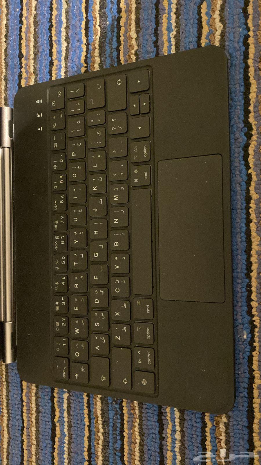 iPad keyboard in like-new condition64427717631363112