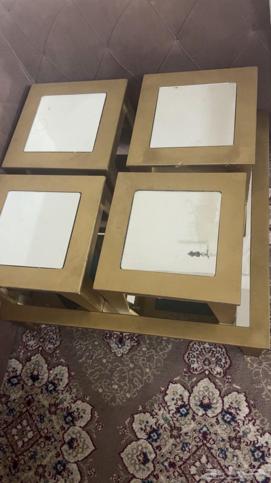 طاولة ارضية مع اربع خدمات64432550576515110