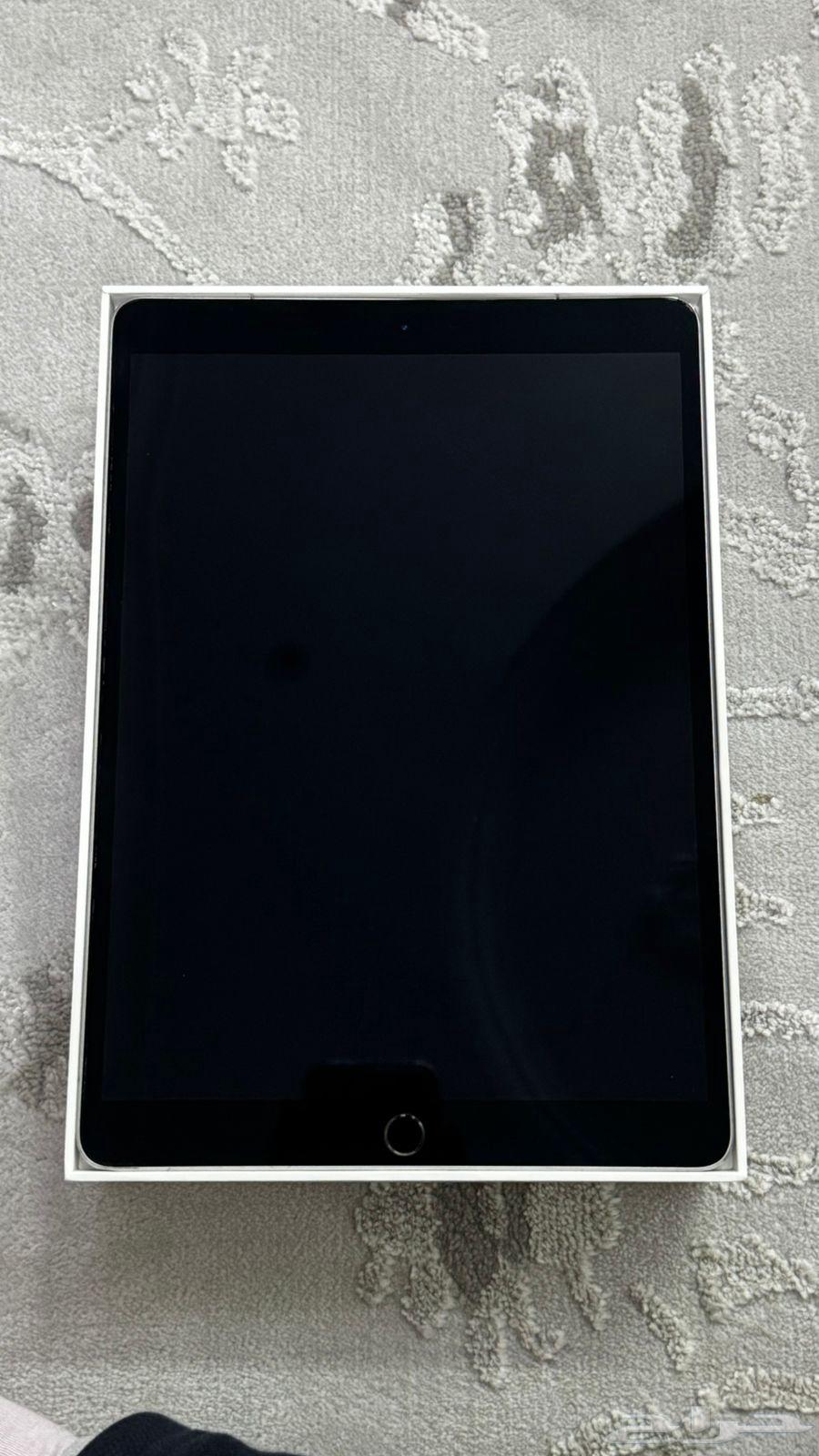 ايباد 2017 وكمبيوتر سامسونج الايباد ب1000 والكمبيوتر ب40064431224211459114