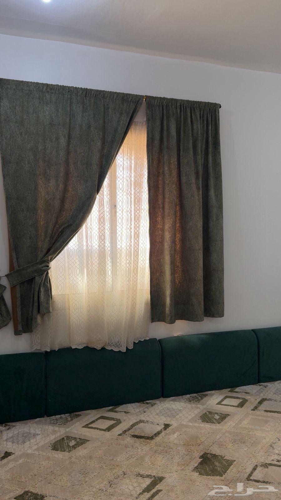 مساند للبيع مع الفرشة و ستارة64430191380737112