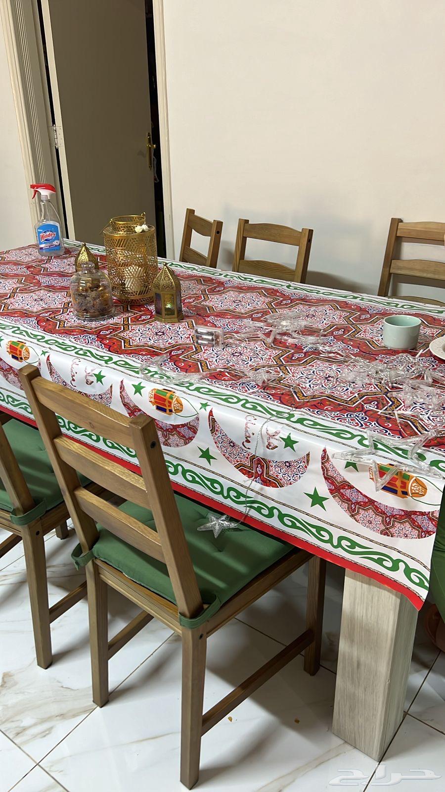 Table with 6 chairs64429909857153111