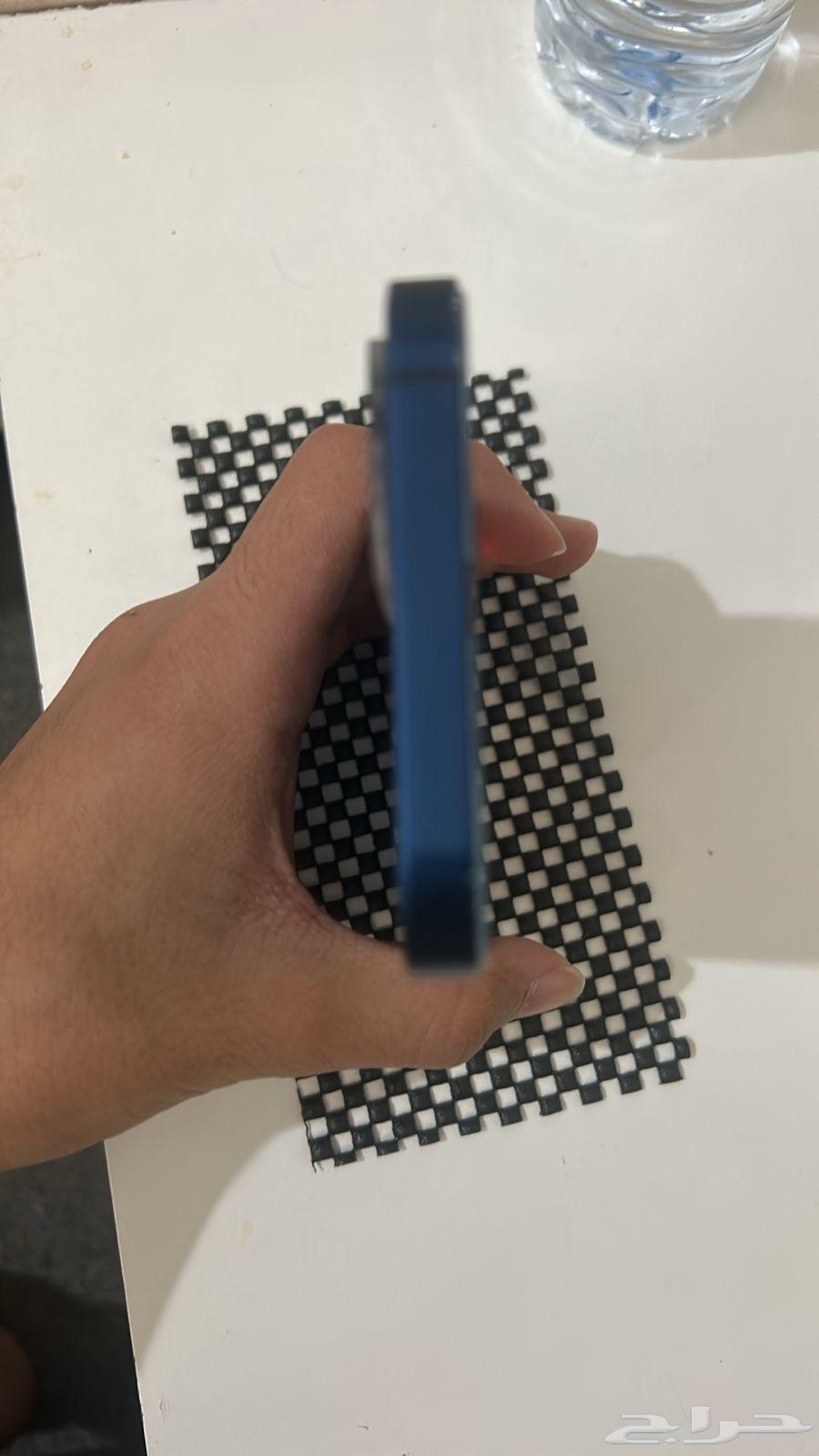 iPhone 1264427690784899113