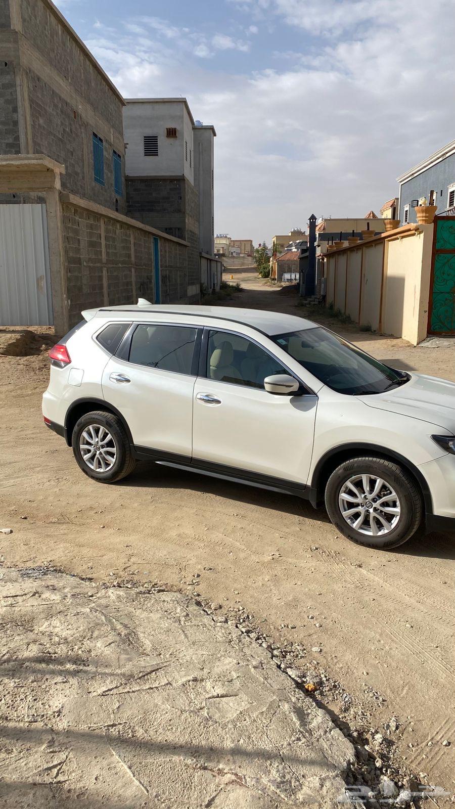 للبيع اكس تريل خمس مقاعد بدون دبل64588123801730112