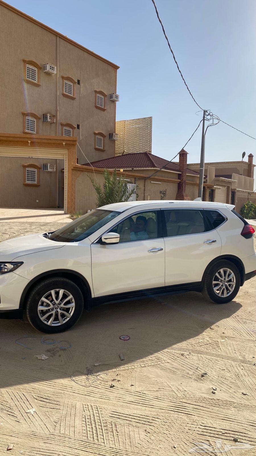 للبيع اكس تريل خمس مقاعد بدون دبل64588123801730110