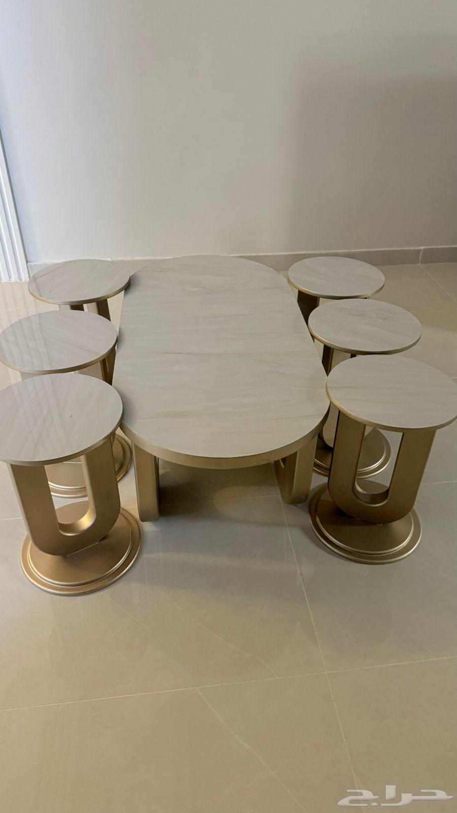 New tables in Al Taif64432673602690111