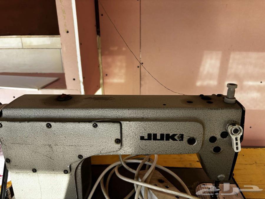 ماكينه خياط نوعين نظيفه للبيع64430684286211110