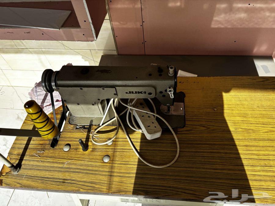 ماكينه خياط نوعين نظيفه للبيع64430684286211112