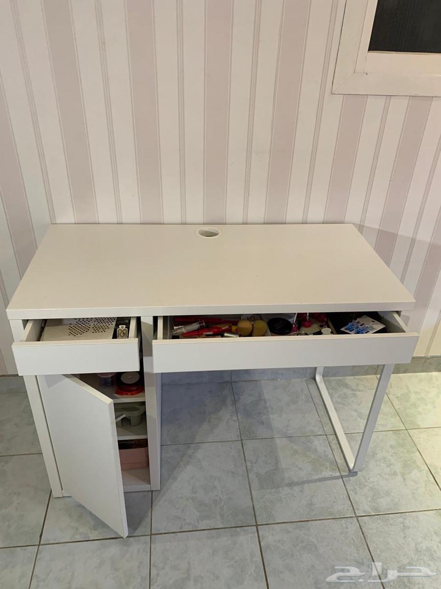 مكتب وتسريحه من ايكيا نظيفه64432264661890114