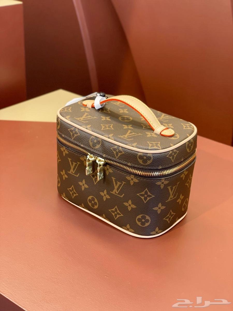 شنط ماركه Louis Vuitton and Chanel متوفره وبسعر 335 ريال64475418513923110