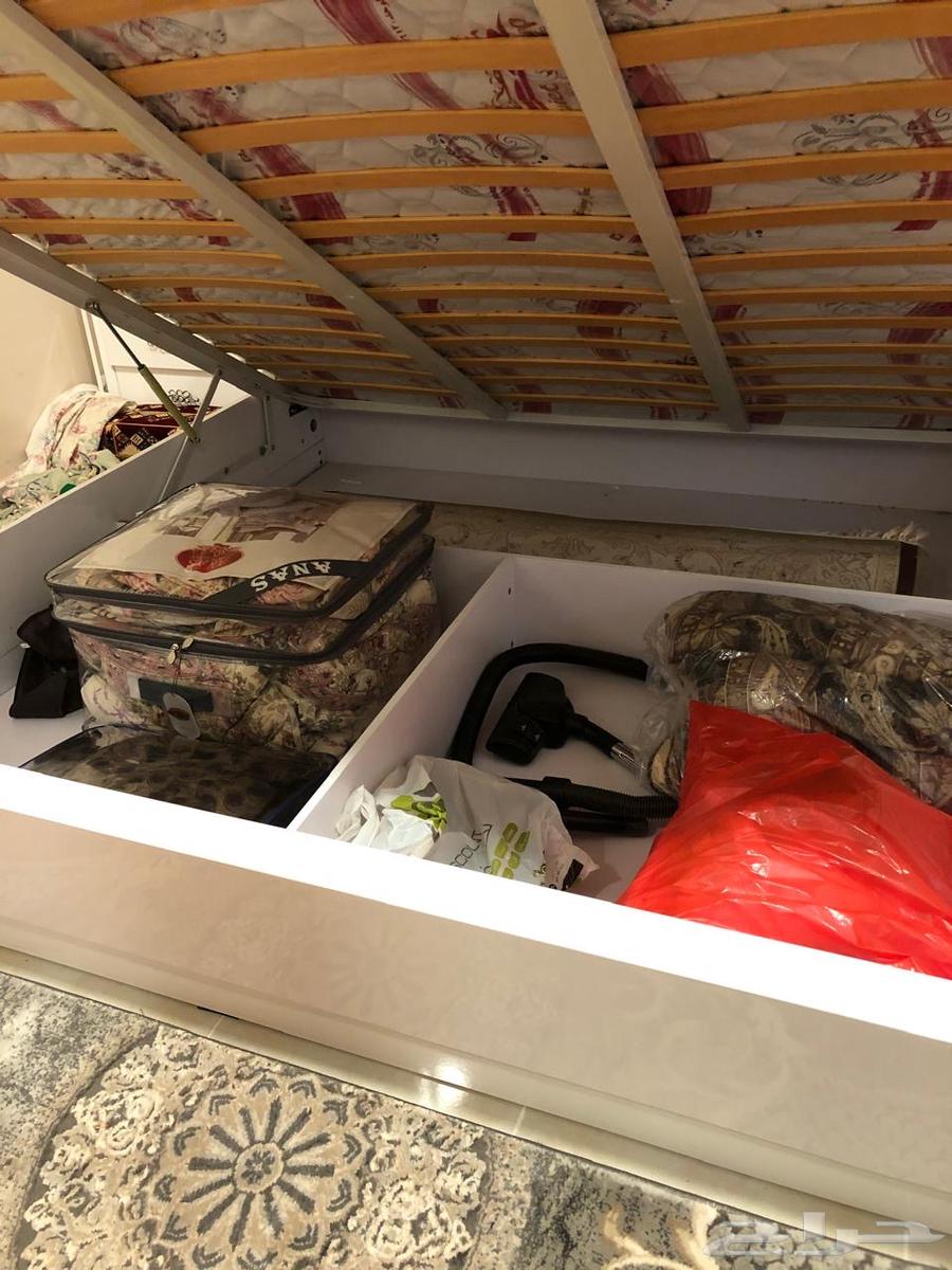 سرير للبيع64428550120834112