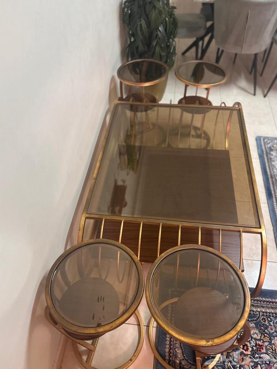 Serving table64433026567683113