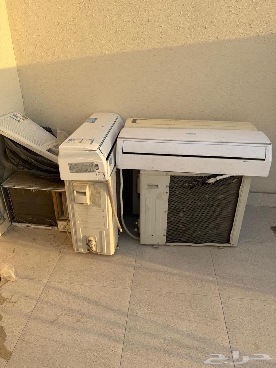 Three split air conditioners and one window air conditioner, all in excellent condition64430738374657114