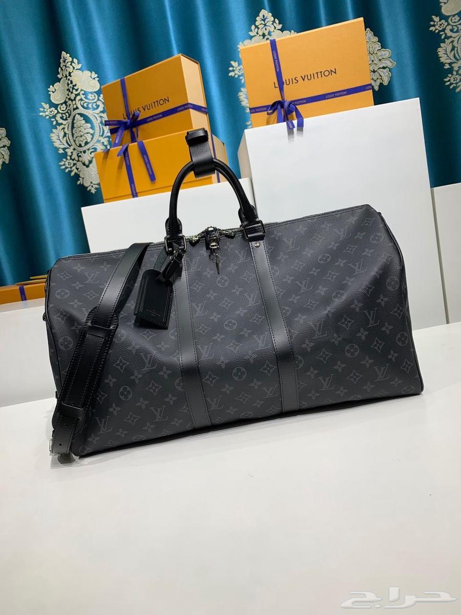 شنط ماركه Louis Vuitton and Chanel متوفره وبسعر 335 ريال64475418513923112