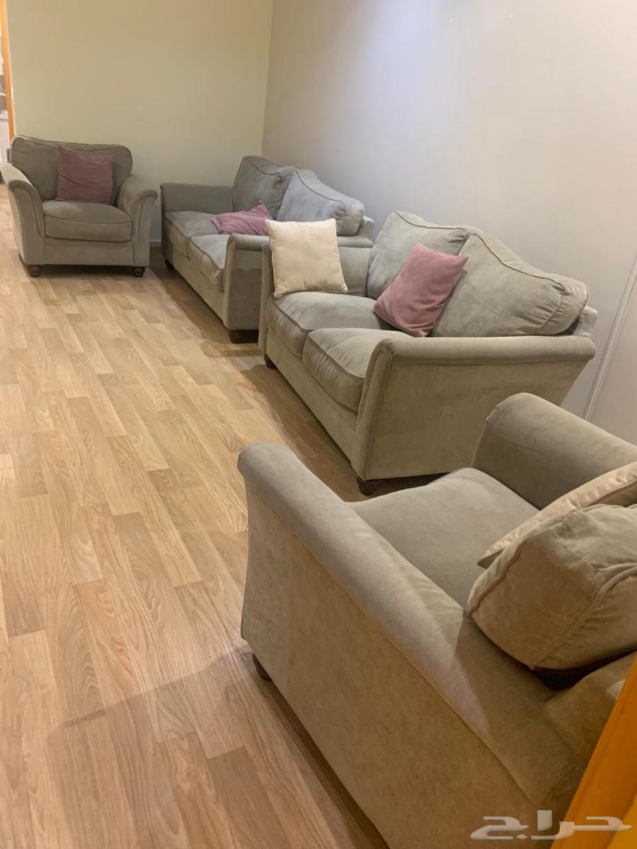 Clean used sofa from Home Centre64431828281602110