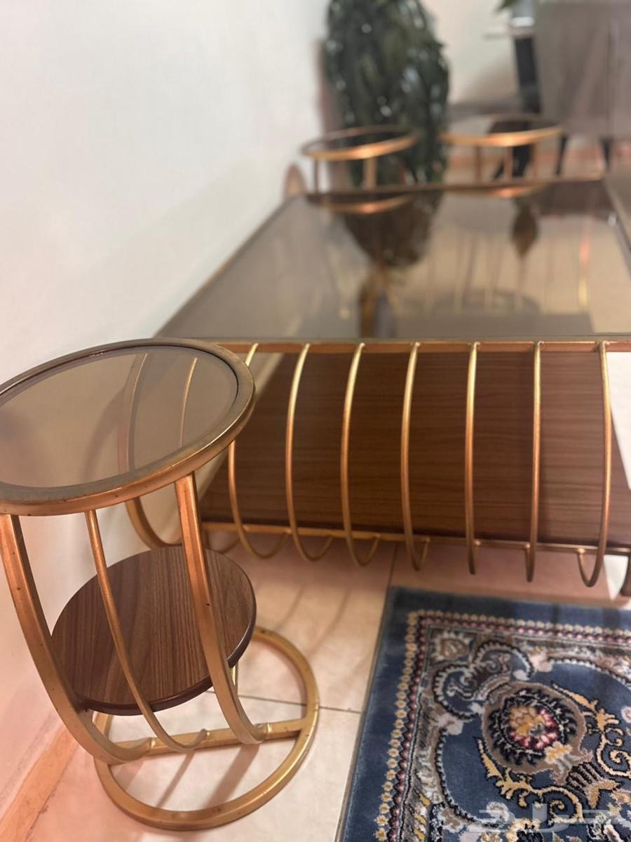 Serving table64433026567683111