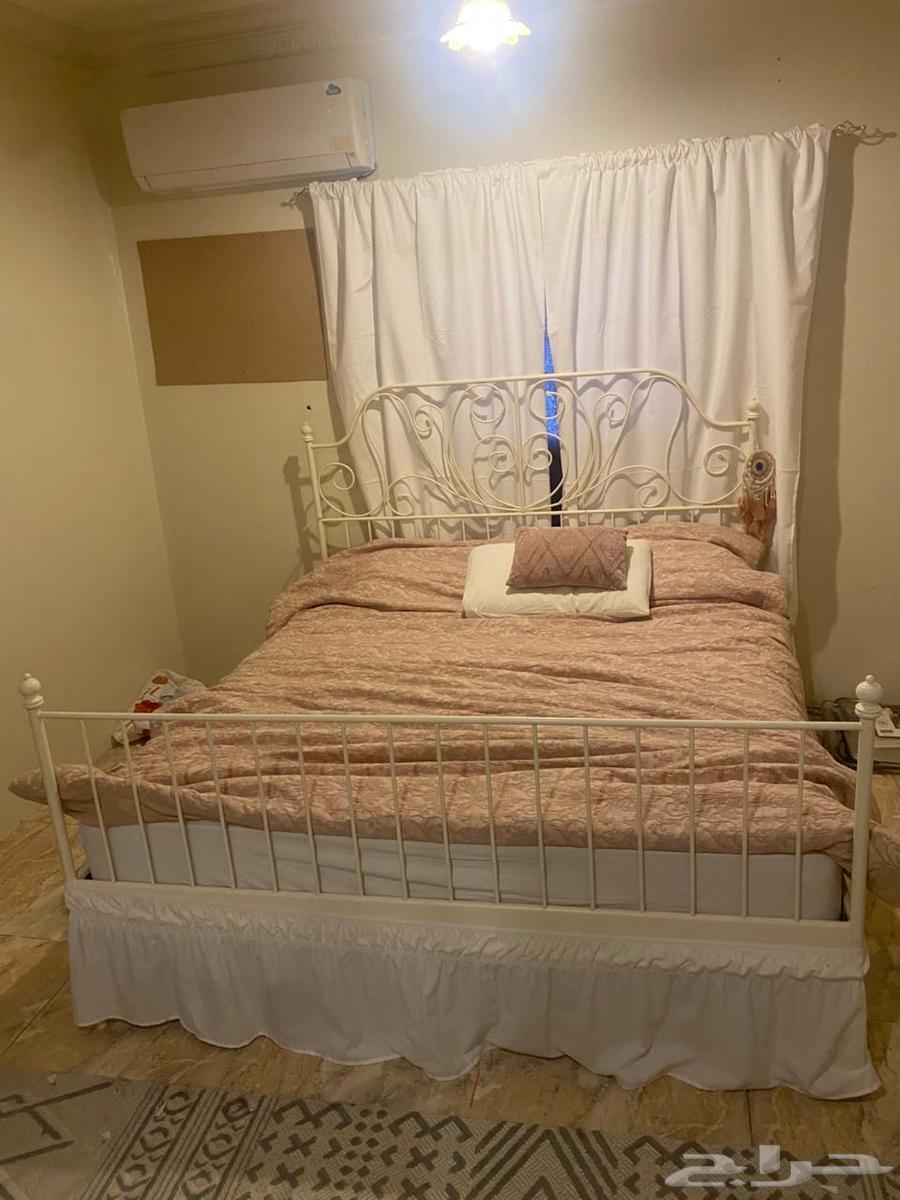 Behind Al-Harthi Complex64430245614083110