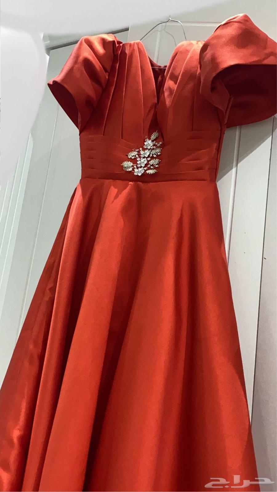 فستان مقاس s لبس مره واحده شريته ب350 ابيعه ب15064441022196481110