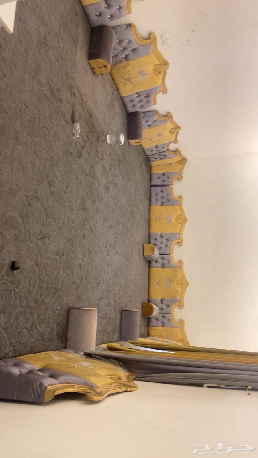 مجلس رجالي ارضي للبيع معه الفرشه والستاره64434537986051112