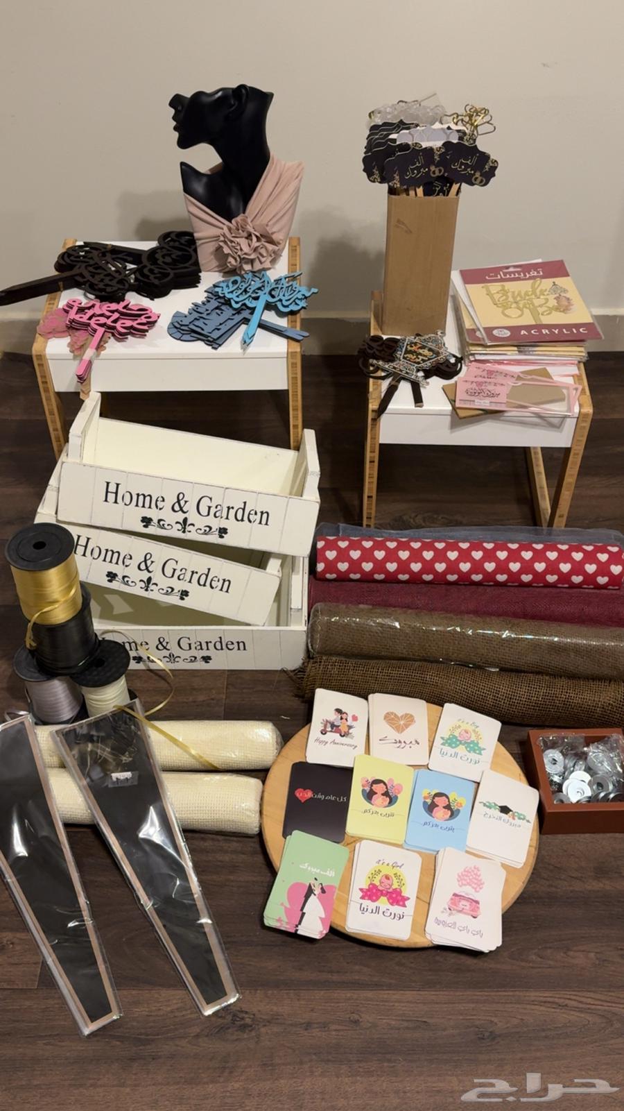 بضاعة محل هدايا وتحف64437449872770113