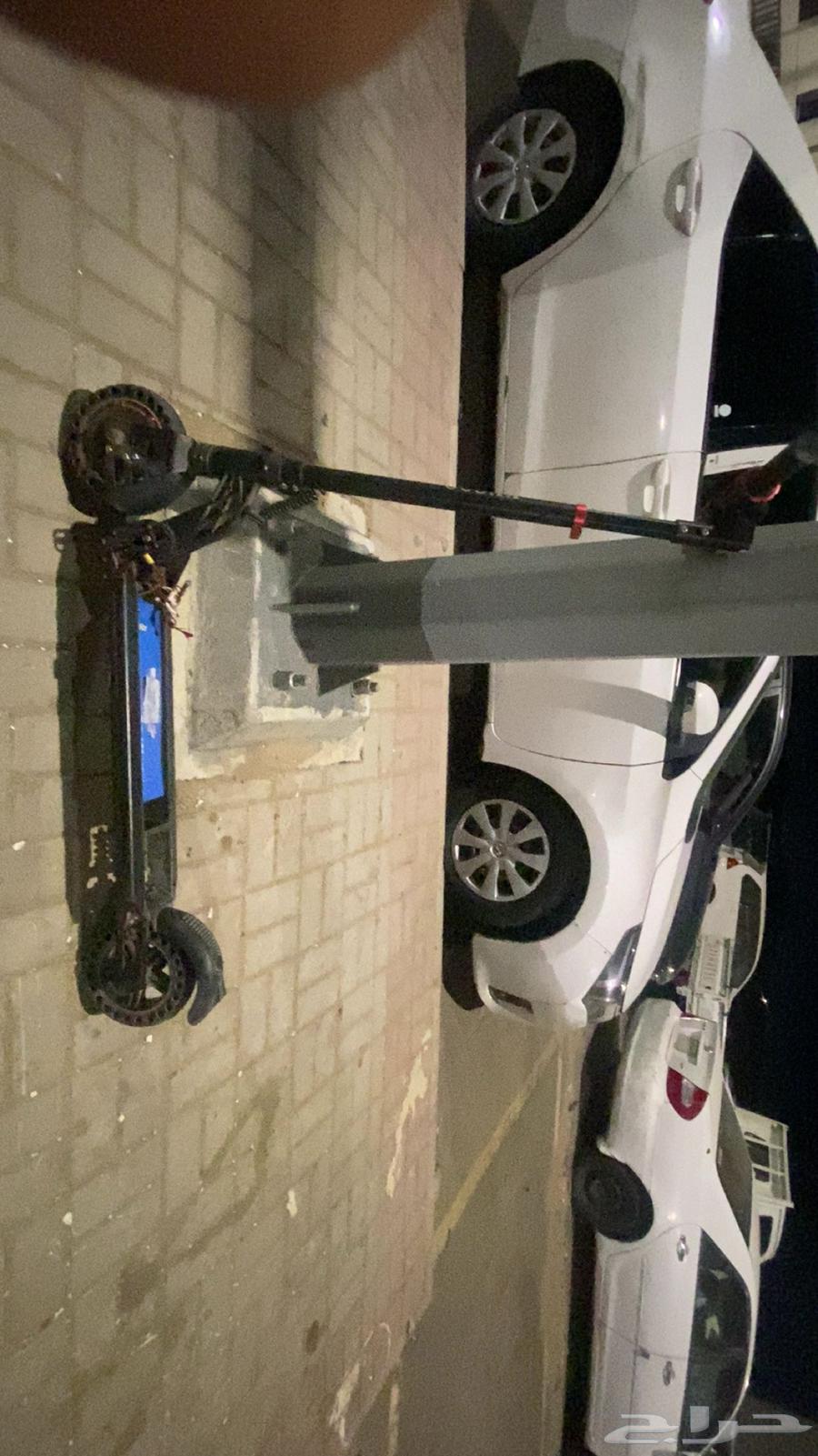 للبيع سكوتر كهربائي من نوع شاومي (Xiaomi ب 20064439596430466110